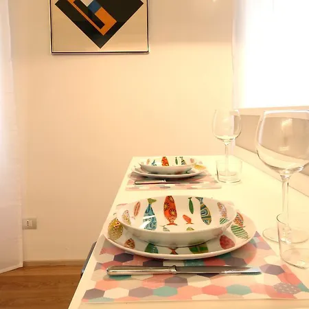 Italianway Corso San Gottardo 19 Flat * Milan
